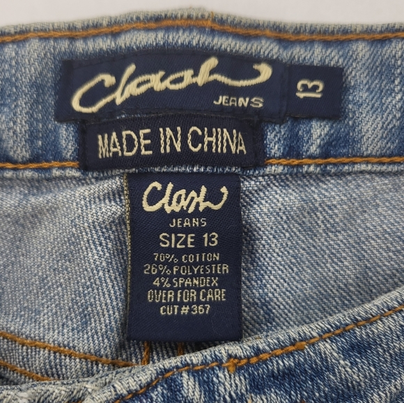 Clark Jeans Size 23 NWT Embellished Flowers Pattern Boot cut **Flaw** - Picture 2 of 11